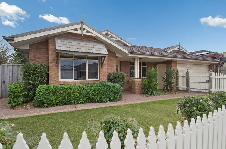 6 Emerald Rise, Skye VIC 3977