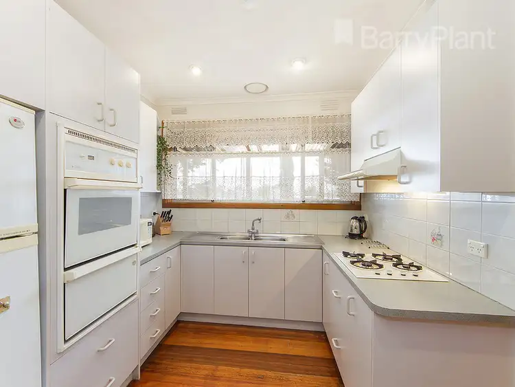 Fifth view of Homely house listing, 2 Ibsley Court, St Albans VIC 3021