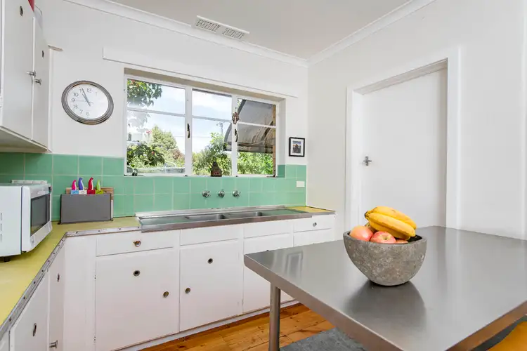 24 Tallara Parkway, Narrabundah ACT 2604