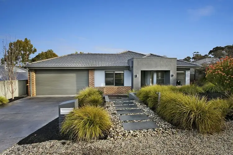 9 Poorinda Crescent, Kangaroo Flat VIC 3555