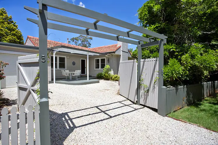 5 Blaxland Avenue, Leura NSW 2780