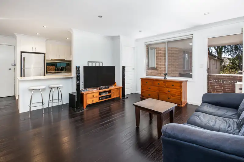 Main view of Homely unit listing, 10/76-82 Glencoe Street, Sutherland NSW 2232