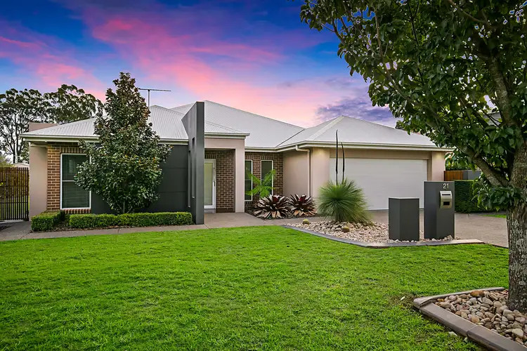 21 Nioka Drive, Highfields QLD 4352