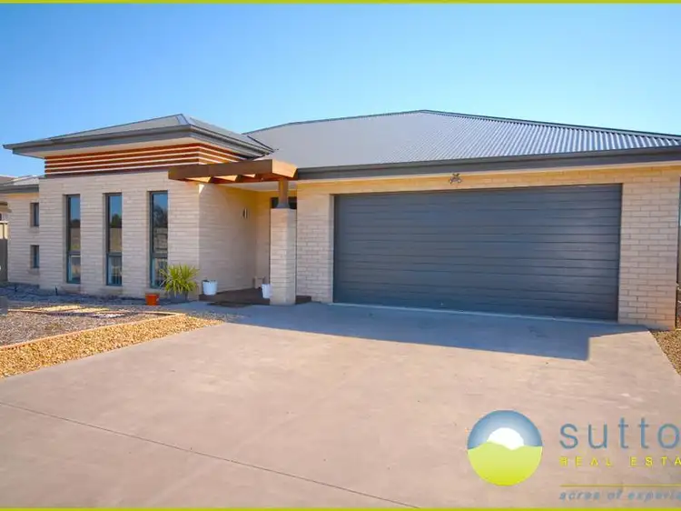 2 Murray Grey Place, Bungendore NSW 2621