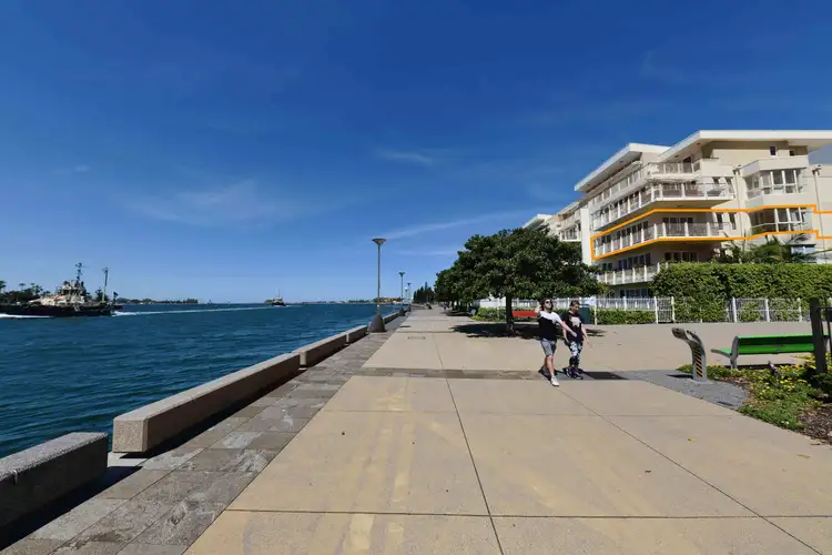 41/304 Wharf Road, Newcastle NSW 2300