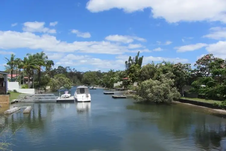 25 Pacific Boulevard, Broadbeach Waters QLD 4218