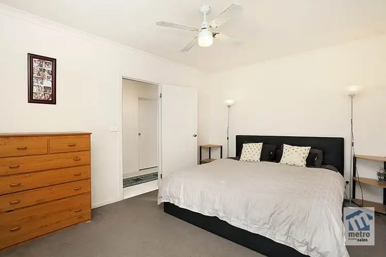 Fifth view of Homely house listing, 32 Scarlet Crescent, Pakenham VIC 3810