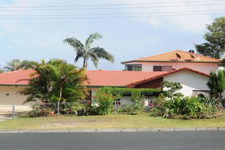 1 Southern Cross Parade, Sunrise Beach QLD 4567