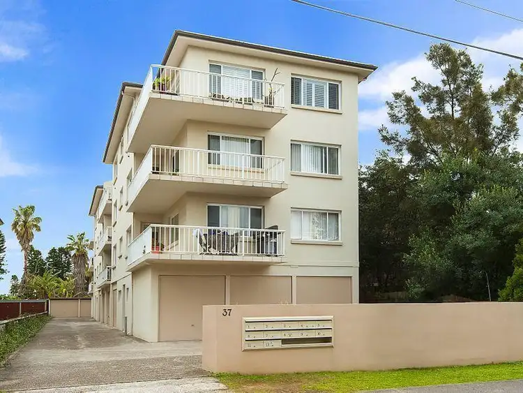 Sixth view of Homely unit listing, 2/37 Seabeach Avenue, Mona Vale NSW 2103