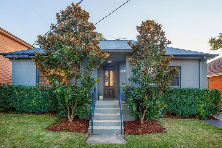 215 Oak Road, Kirrawee NSW 2232