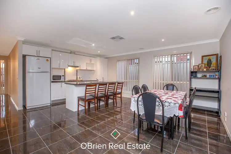 Fifth view of Homely house listing, 4 Penarie Place, Pakenham VIC 3810