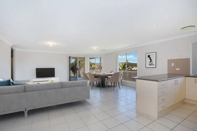 20 Sangster Crescent, Pacific Pines QLD 4211