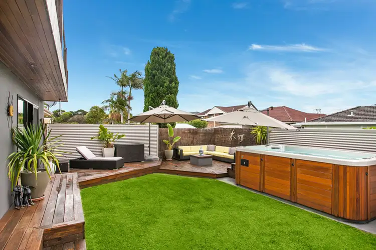 11 Tarra Crescent, Oak Flats NSW 2529