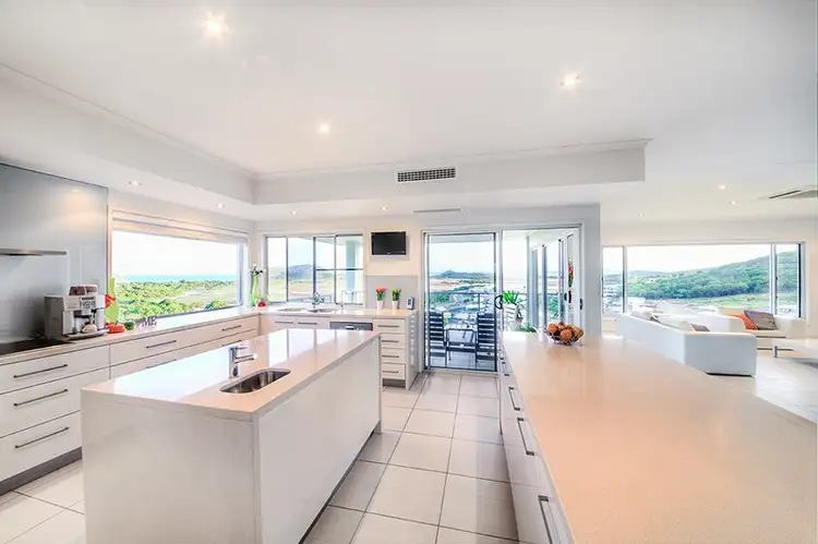 5 Buccaneer Avenue, Lammermoor QLD 4703