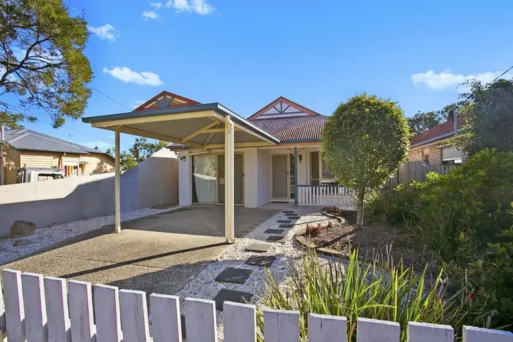 6 Strong Avenue, Graceville QLD 4075