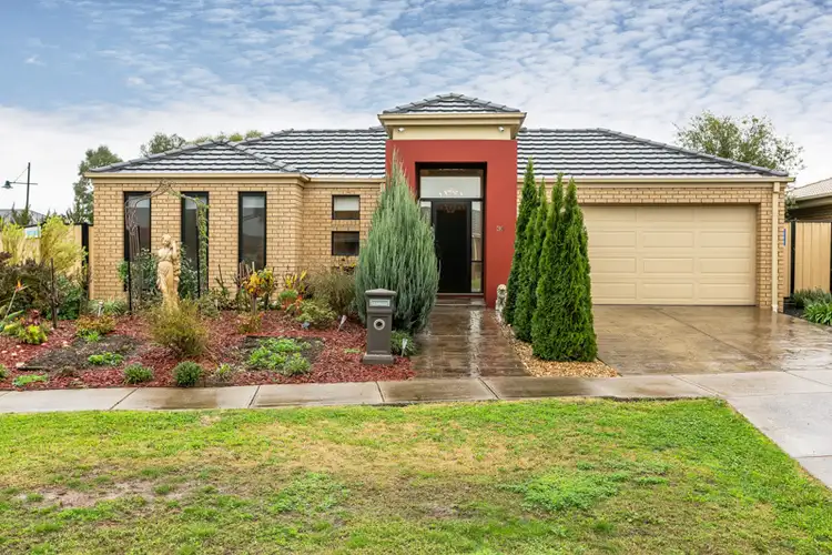 30 Dalray Crescent, Kurunjang VIC 3337