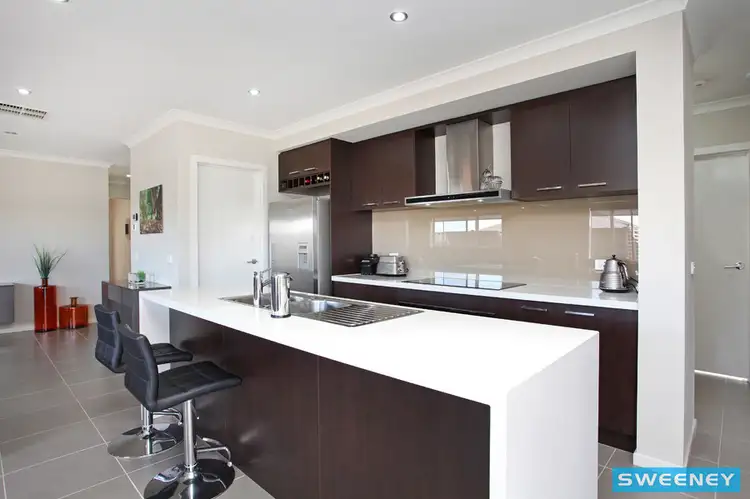 Fifth view of Homely house listing, 15 Rivoli Close, Plumpton VIC 3335