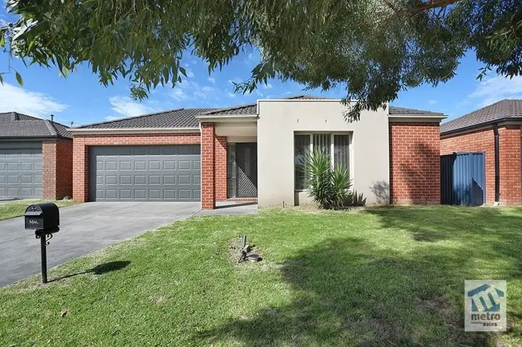 32 Scarlet Crescent, Pakenham VIC 3810