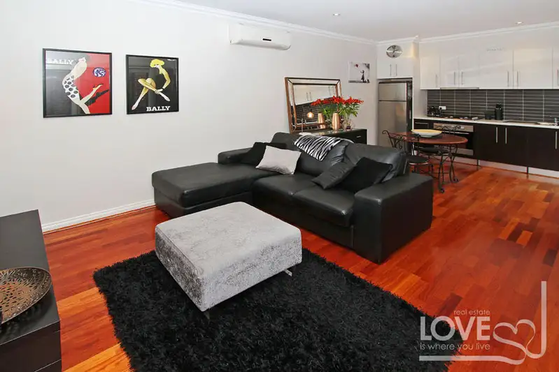 Main view of Homely unit listing, 8/3-5 Bradshaw Street, Kingsbury VIC 3083