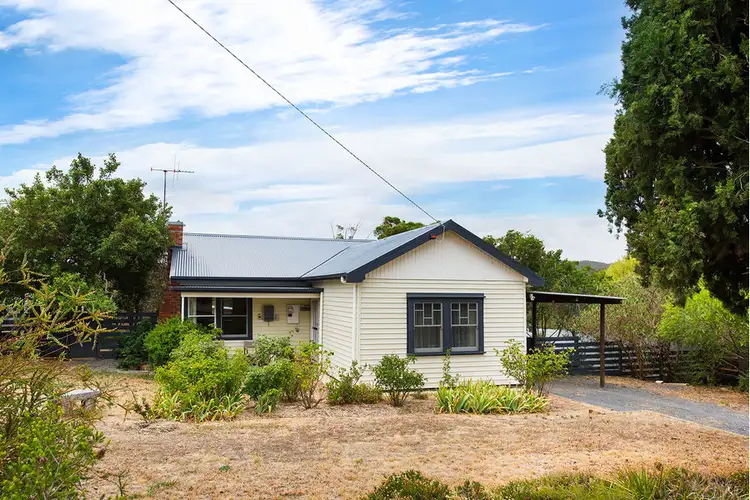 8 Adair Street, Maldon VIC 3463