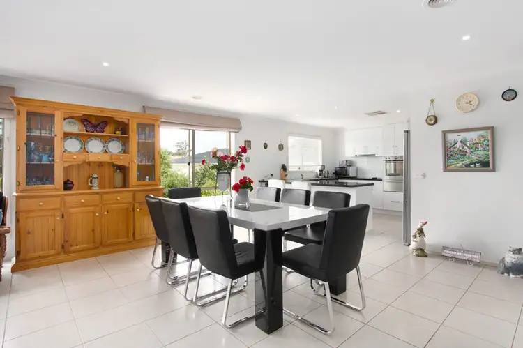 Fourth view of Homely house listing, 2 Archer Court, Drouin VIC 3818