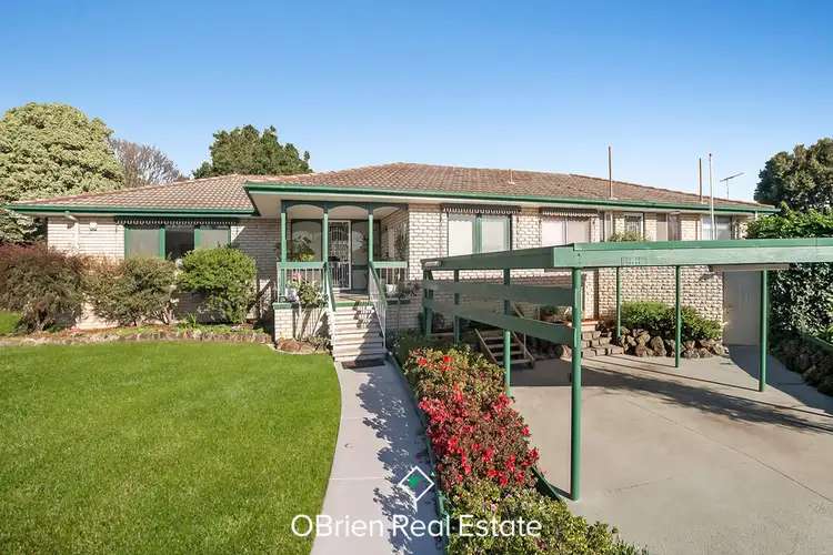 11 Irvine Crescent, Frankston VIC 3199