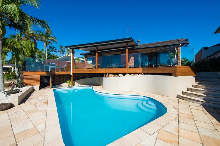 5 Conifer Crescent, Broadbeach Waters QLD 4218