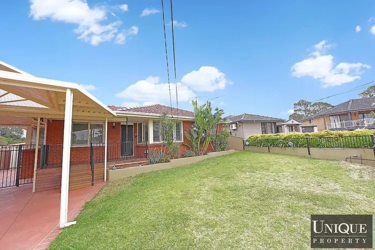 3 Ayres Crescent, Georges Hall NSW 2198
