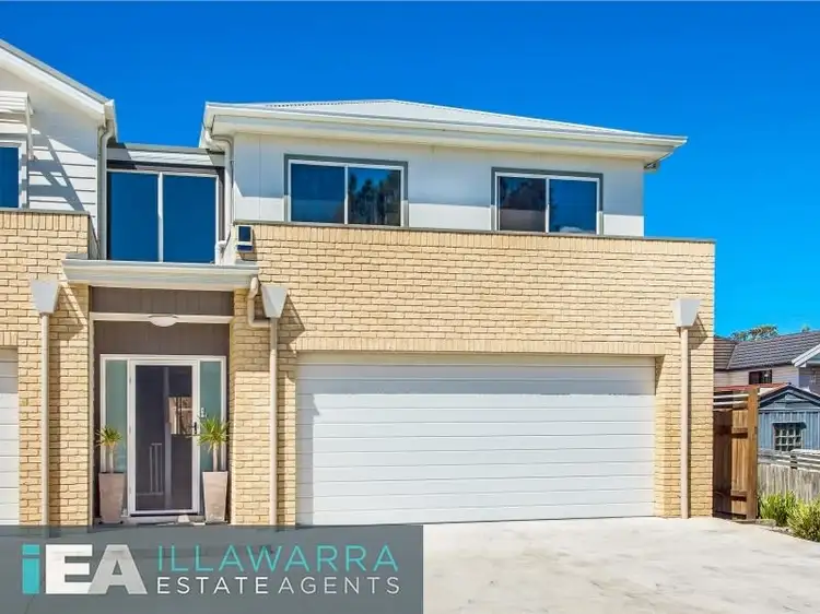 Main view of Homely townhouse listing, 18/76 Essex Street, Berkeley NSW 2506