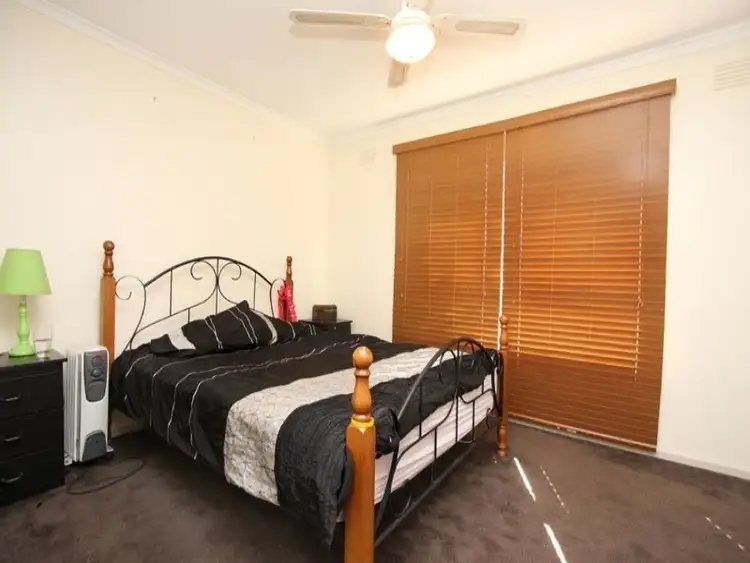 Fifth view of Homely house listing, 1 Leicester Court, Somerville VIC 3912