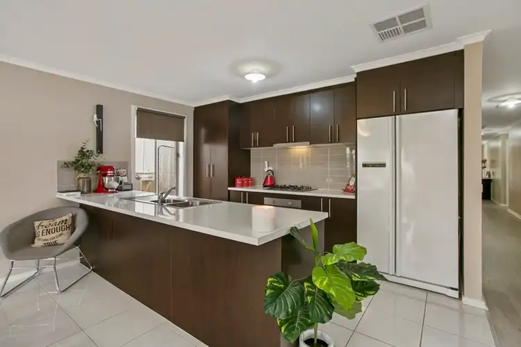 Second view of Homely house listing, 7 Belladonna Rise, Kangaroo Flat VIC 3555