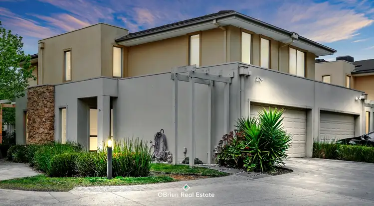 9/2 Coventry Drive, Sandhurst VIC 3977