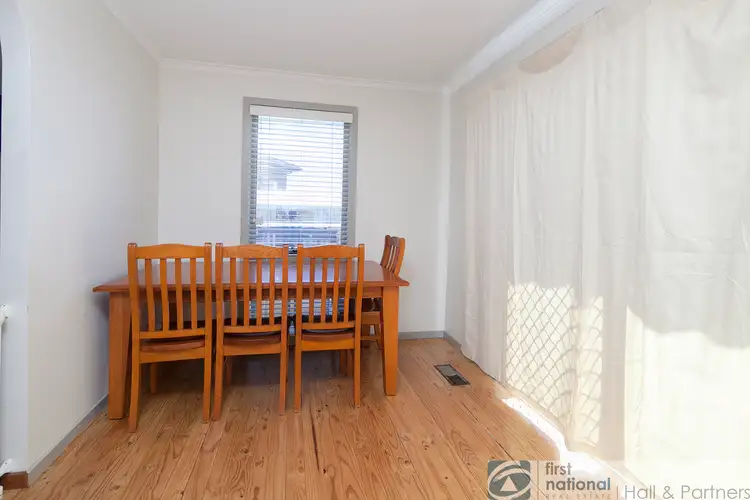Fifth view of Homely house listing, 2 Elmore Court, Endeavour Hills VIC 3802