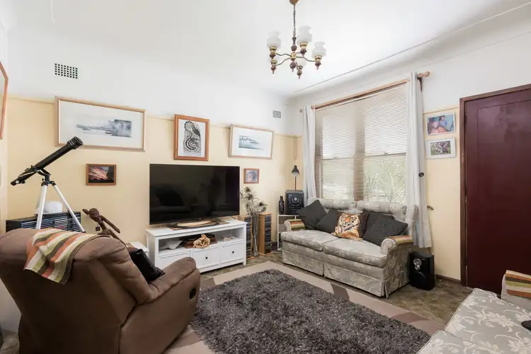 Second view of Homely house listing, 92 Macquarie Street, Chifley NSW 2036