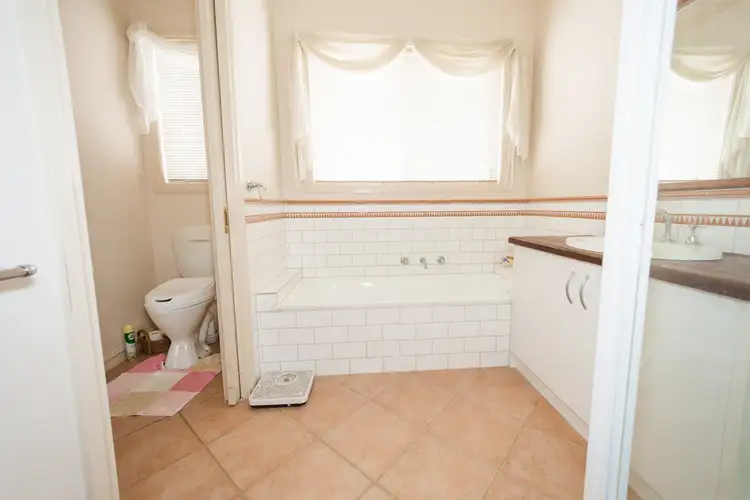 Seventh view of Homely townhouse listing, 4 Lachlan Crescent, Echuca VIC 3564