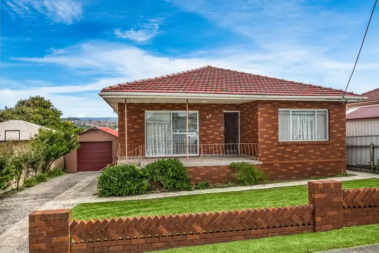 42 Illowra Crescent, Primbee NSW 2502