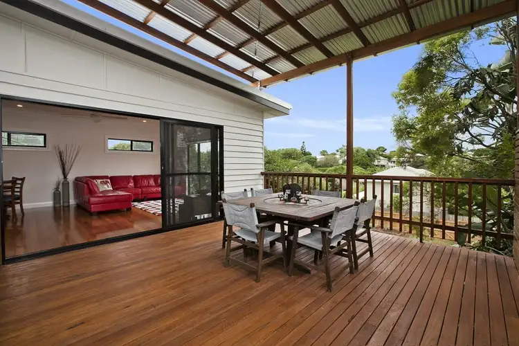 5 Avesnes Street, Holland Park QLD 4121