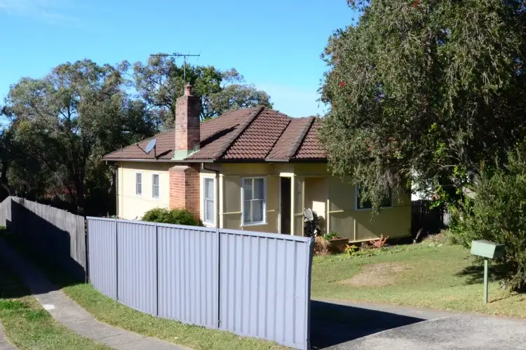 15 Moona Road, Kirrawee NSW 2232