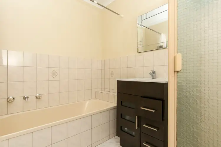 Seventh view of Homely unit listing, 1/76B Purinuan Road, Reservoir VIC 3073