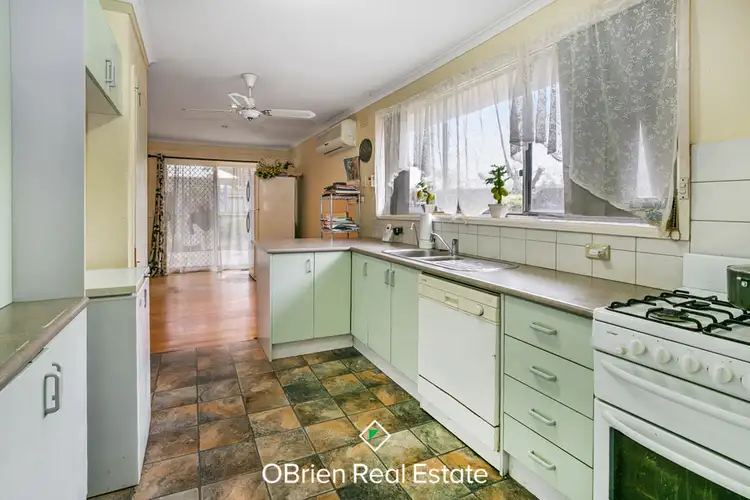 Third view of Homely house listing, 7 Carolyn Court, Frankston VIC 3199