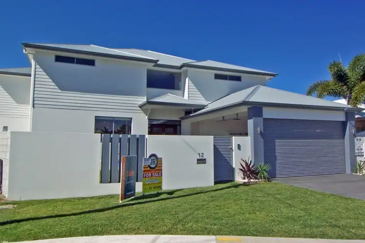 12 Crest View Key, Broadbeach Waters QLD 4218