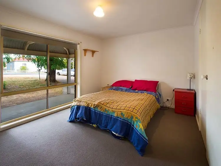 Fifth view of Homely unit listing, 2/80 Kennedy Street, Castlemaine VIC 3450
