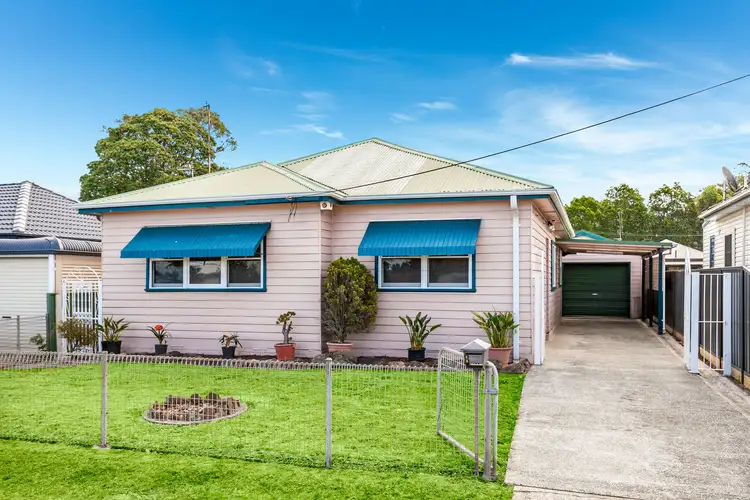 8 Hillside Avenue, Towradgi NSW 2518