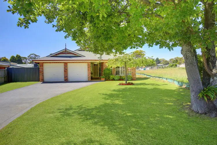 10 Ella Street, Hill Top NSW 2575