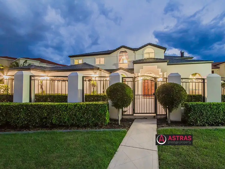 5 Clear Water Bay Avenue, Clear Island Waters QLD 4226