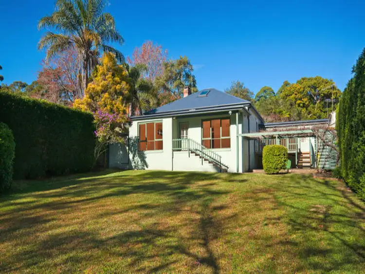 8 Tennyson Avenue, Turramurra NSW 2074