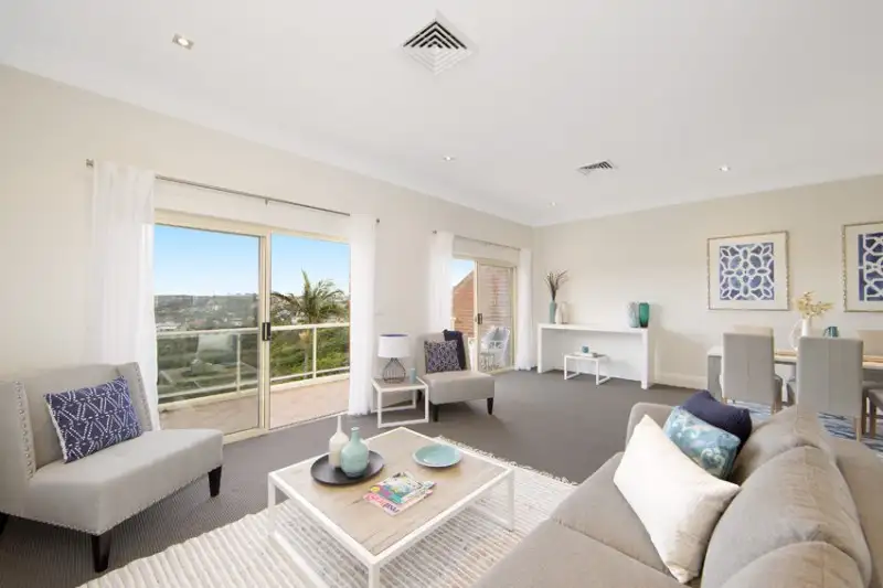 Main view of Homely townhouse listing, 9b Kanangra Crescent, Clontarf NSW 2093