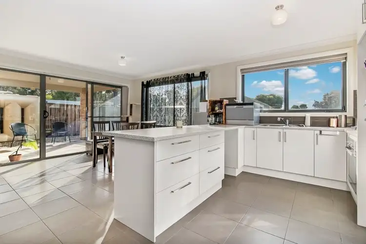 Second view of Homely unit listing, 2/2a Hill Street, Eaglehawk VIC 3556