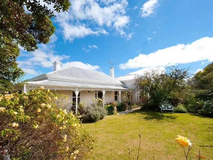24 Adair Street, Maldon VIC 3463
