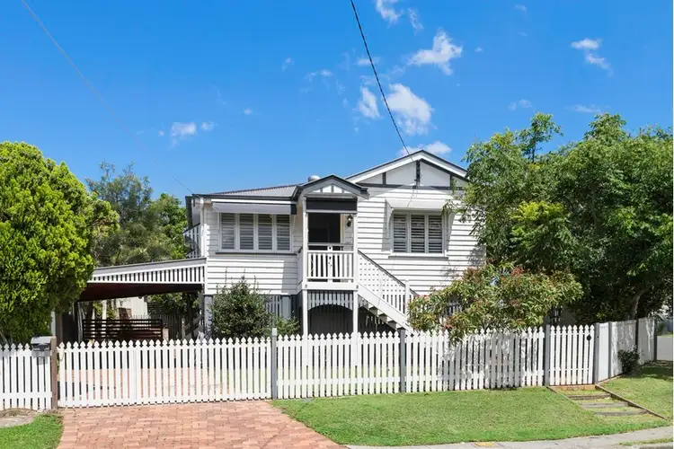 32 Brooks Street, Camp Hill QLD 4152